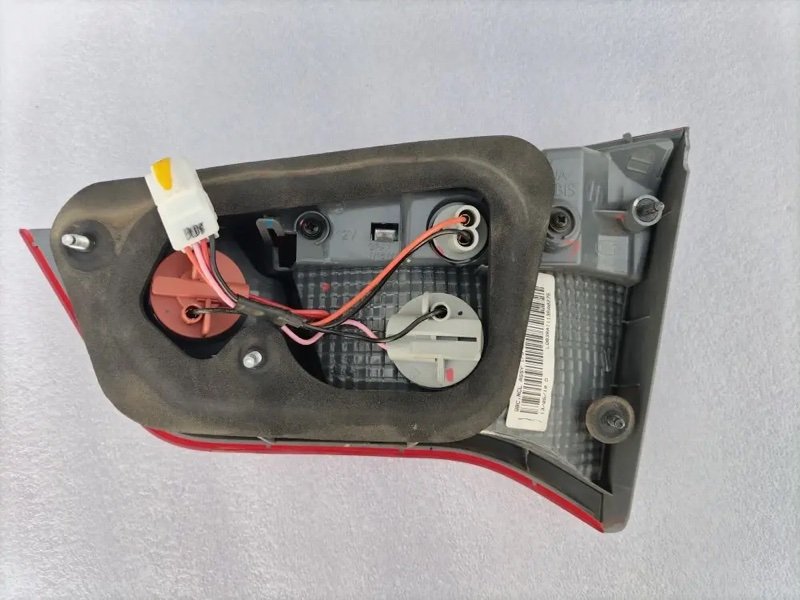 Фонарь в крышку багажника, 3000 рублей, Кузнецово