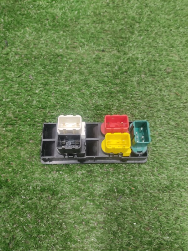 Блок управления стеклоподъемниками, 1000 рублей, Красноярск