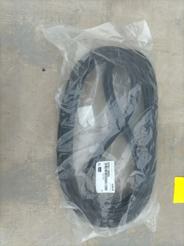 Уплотнитель крышки багажника, 3000 рублей, Кузнецово