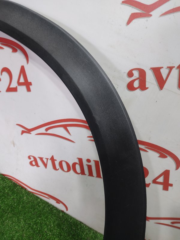 Накладка крыла, 1000 рублей, Красноярск