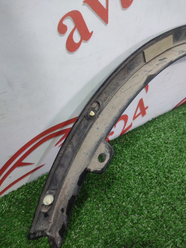 Накладка крыла, 1000 рублей, Красноярск