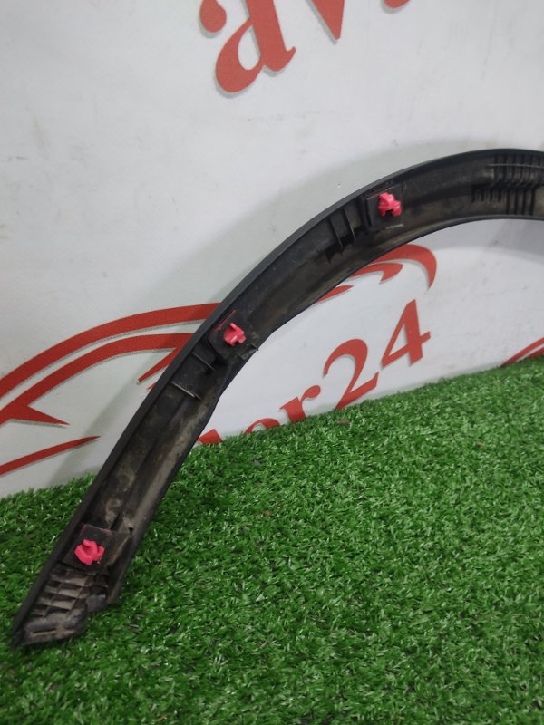 Накладка крыла, 1000 рублей, Красноярск