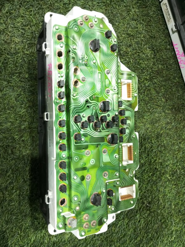 Панель приборов, 2000 рублей, Пешки