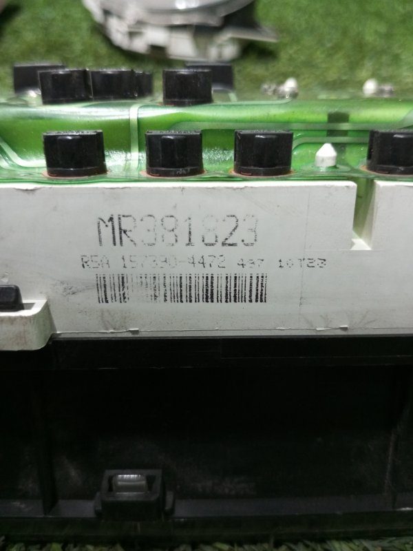 Панель приборов, 2000 рублей, Пешки