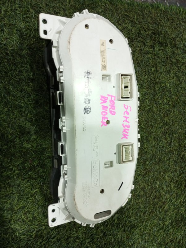 Панель приборов, 2000 рублей, Пешки