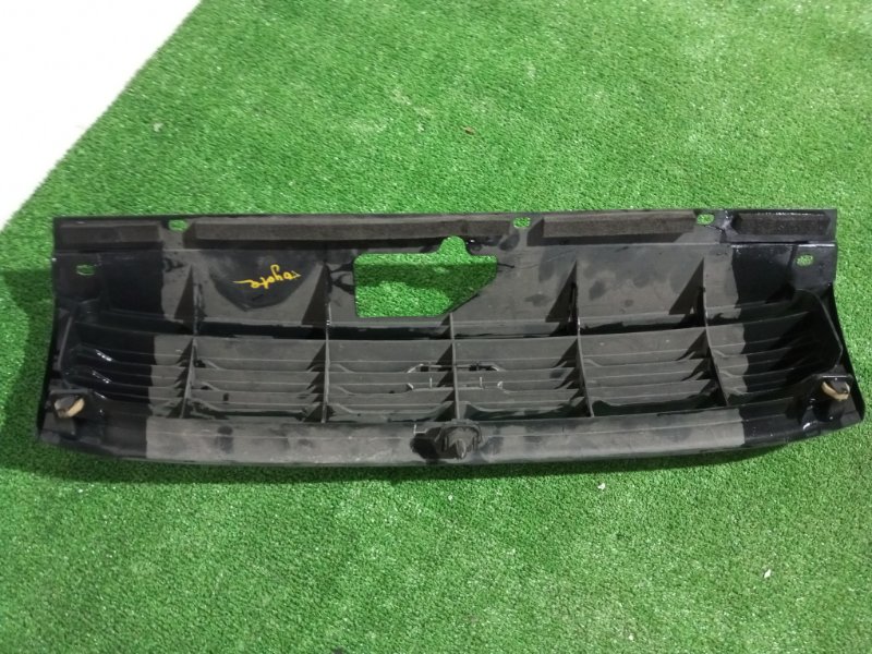 Решетка радиатора, 2000 рублей, Пешки