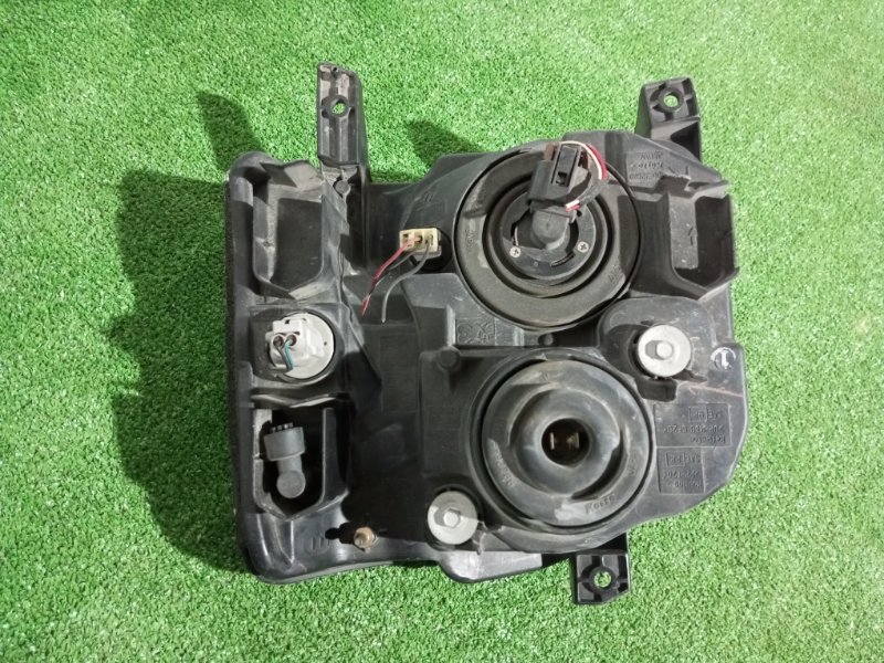 Фара, 2000 рублей, Пешки