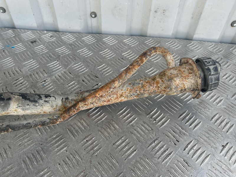 Горловина топливного бака, 2000 рублей, Пешки