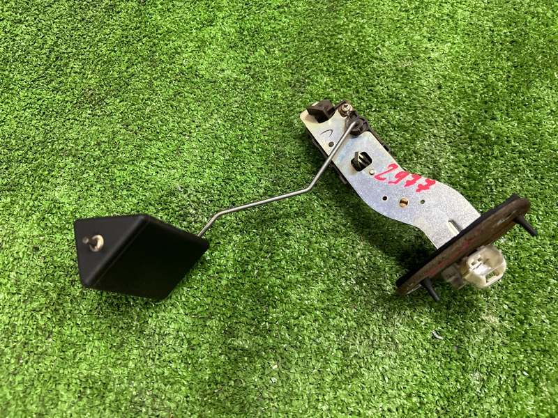 Датчик уровня топлива, 2000 рублей, Пешки