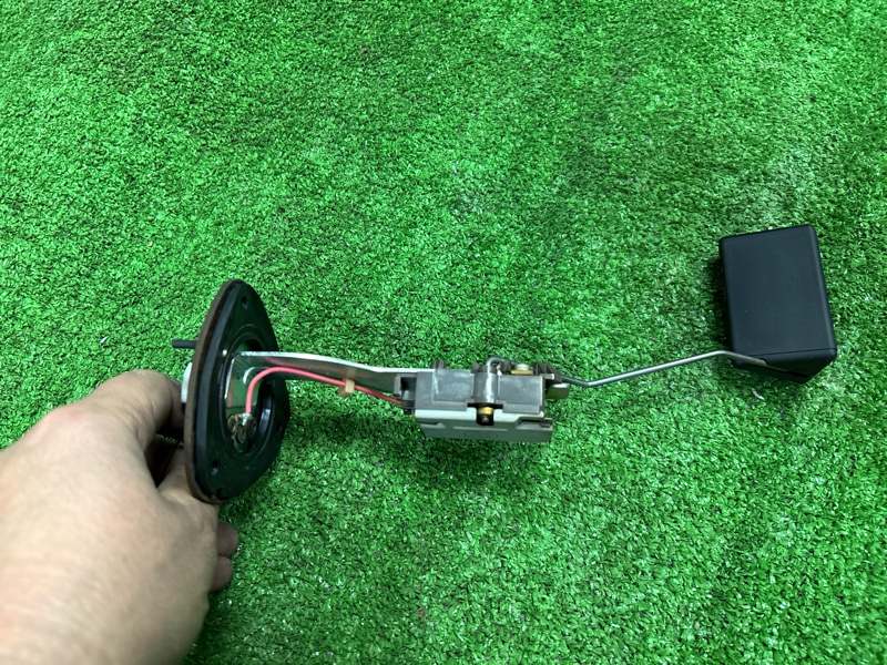 Датчик уровня топлива, 2000 рублей, Пешки