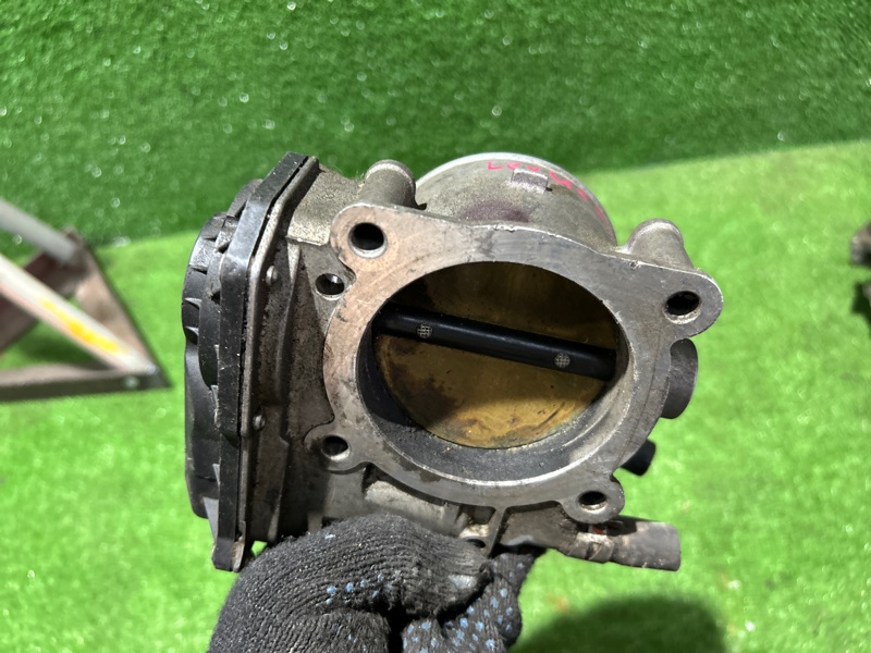 Дроссельная заслонка, 2000 рублей, Пешки