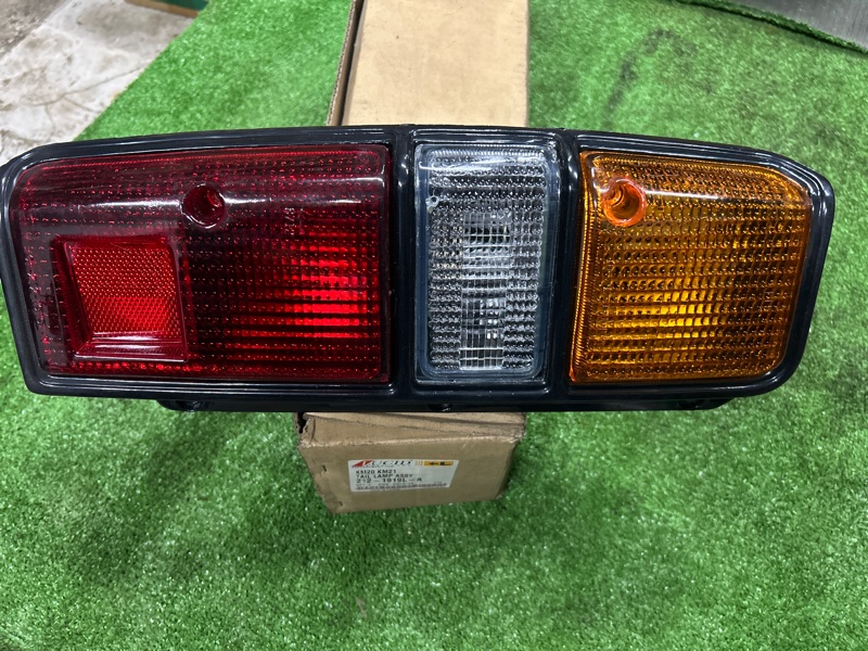 Стоп-сигнал, 2500 рублей, Пешки