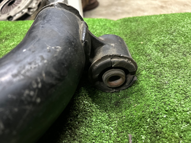 Рычаг нижний, 3000 рублей, Пешки