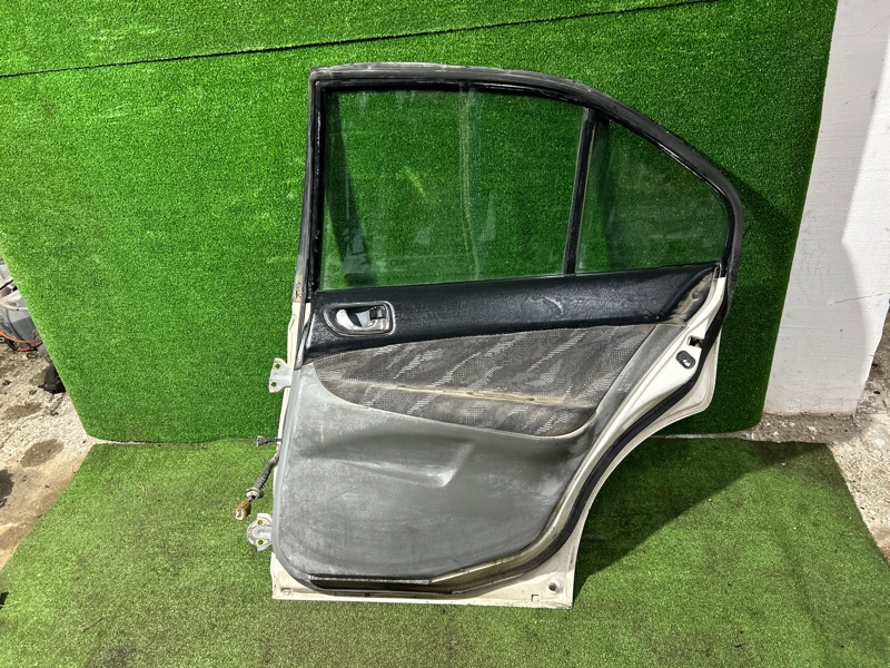 Дверь, 1000 рублей, Пешки