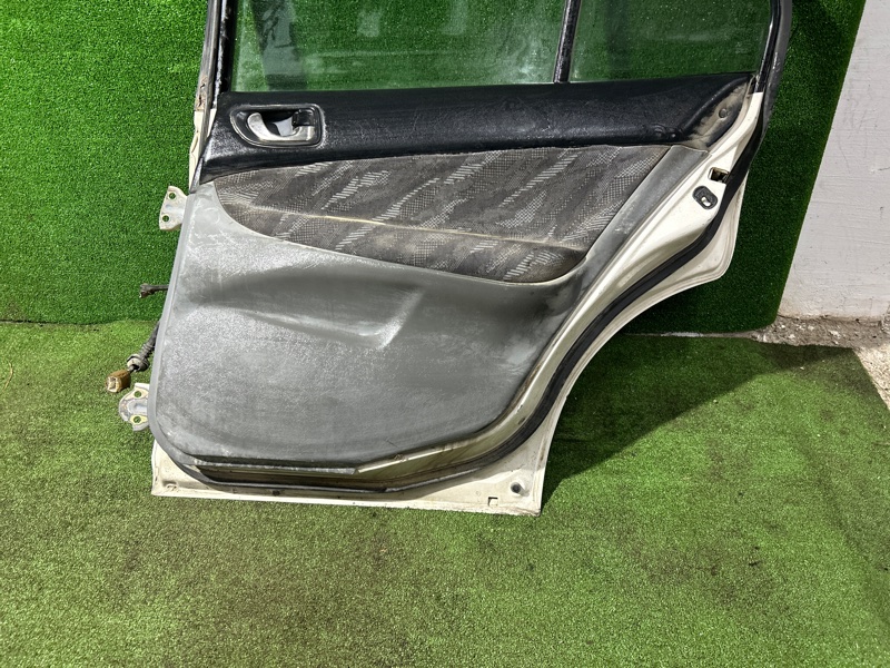 Дверь, 1000 рублей, Пешки