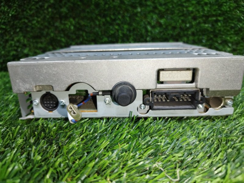 Магнитола, 2000 рублей, Пешки