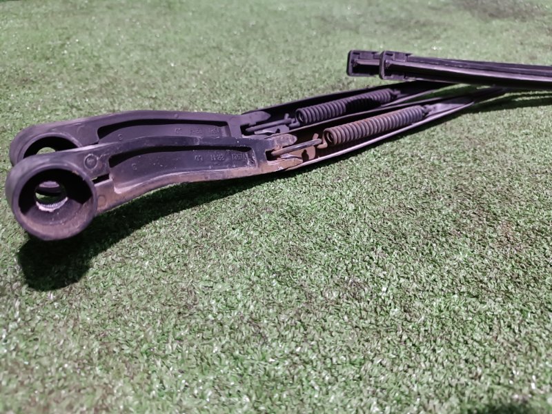 Поводок стеклоочистителя, 1000 рублей, Пешки