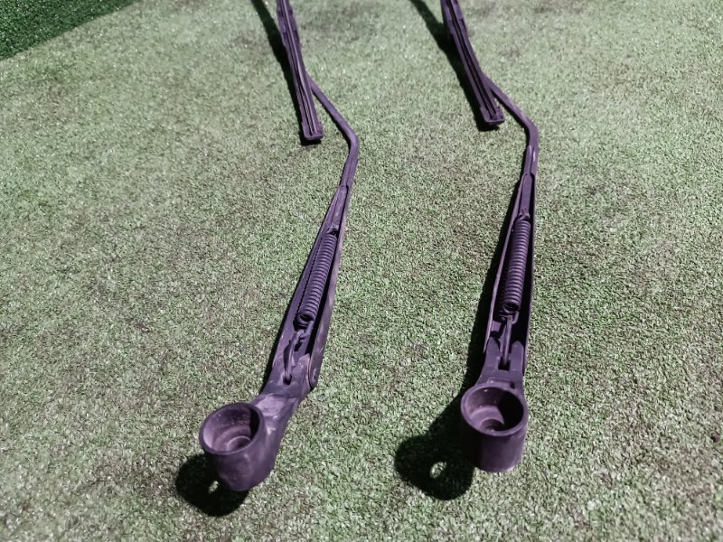 Поводок стеклоочистителя, 1000 рублей, Пешки