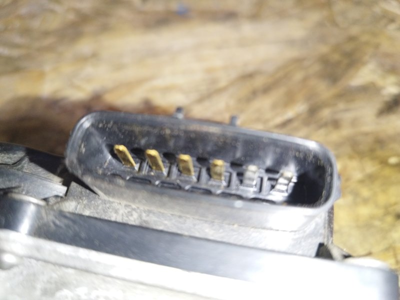 Дроссельная заслонка, 2000 рублей, Пешки