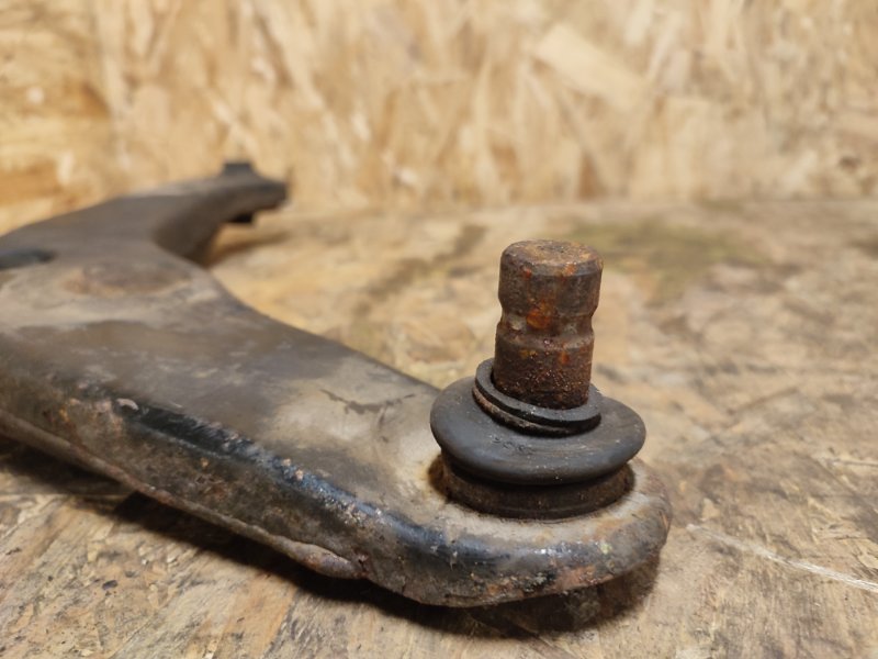 Рычаг нижний, 1000 рублей, Пешки