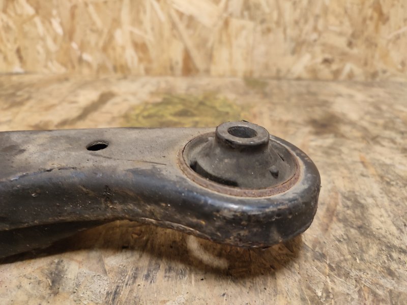 Рычаг нижний, 1000 рублей, Пешки