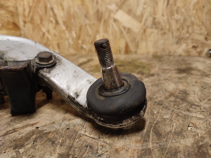 Рычаг нижний, 7000 рублей, Пешки