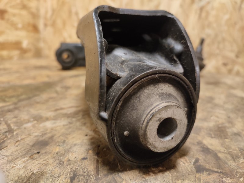 Рычаг нижний, 7000 рублей, Пешки