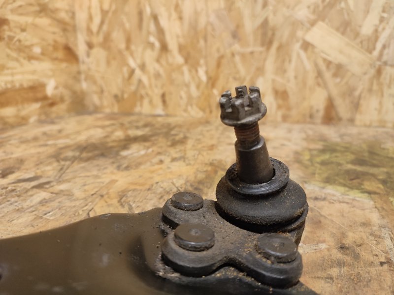 Рычаг нижний, 4000 рублей, Пешки