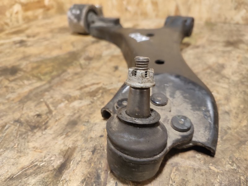 Рычаг нижний, 4000 рублей, Пешки