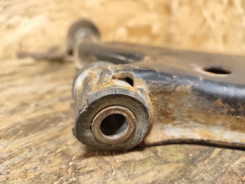 Рычаг нижний, 1500 рублей, Пешки