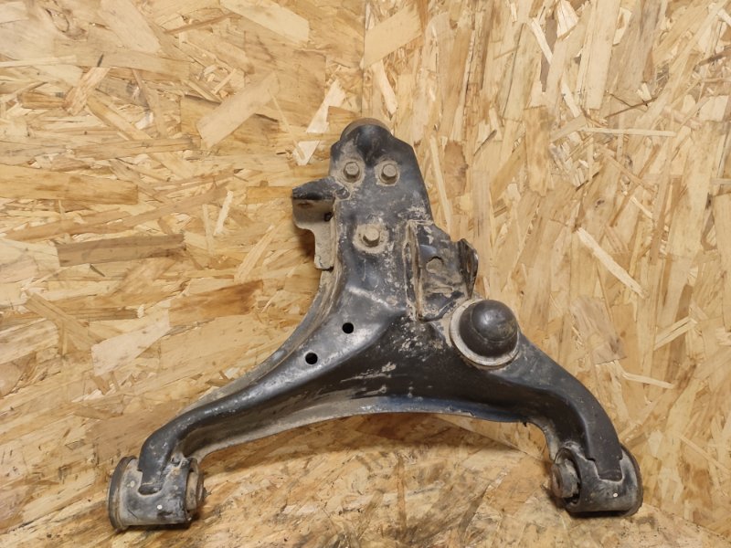 Рычаг нижний, 4000 рублей, Пешки