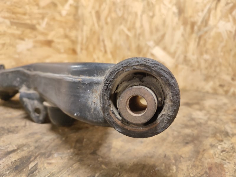 Рычаг нижний, 4000 рублей, Пешки