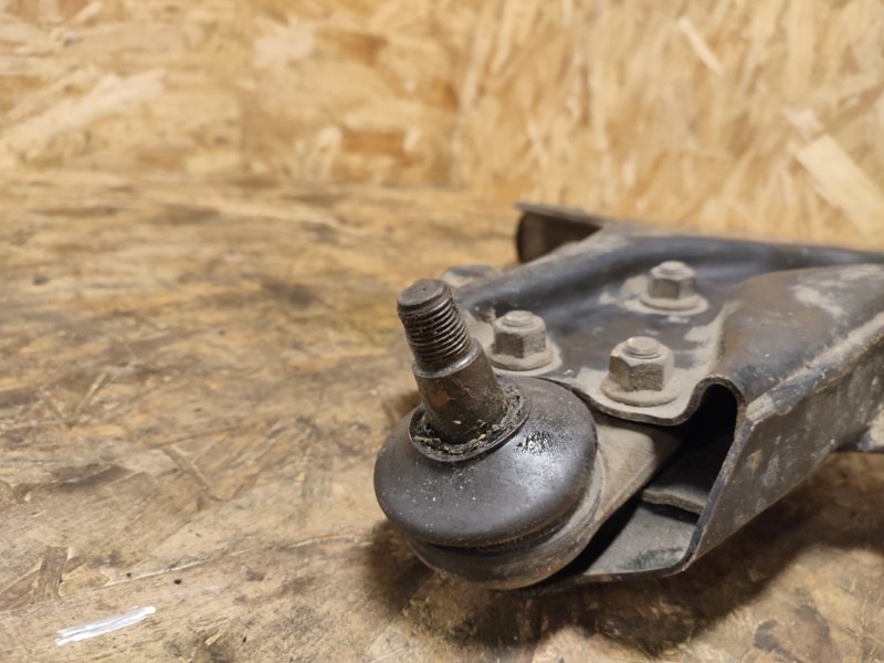 Рычаг нижний, 4000 рублей, Пешки