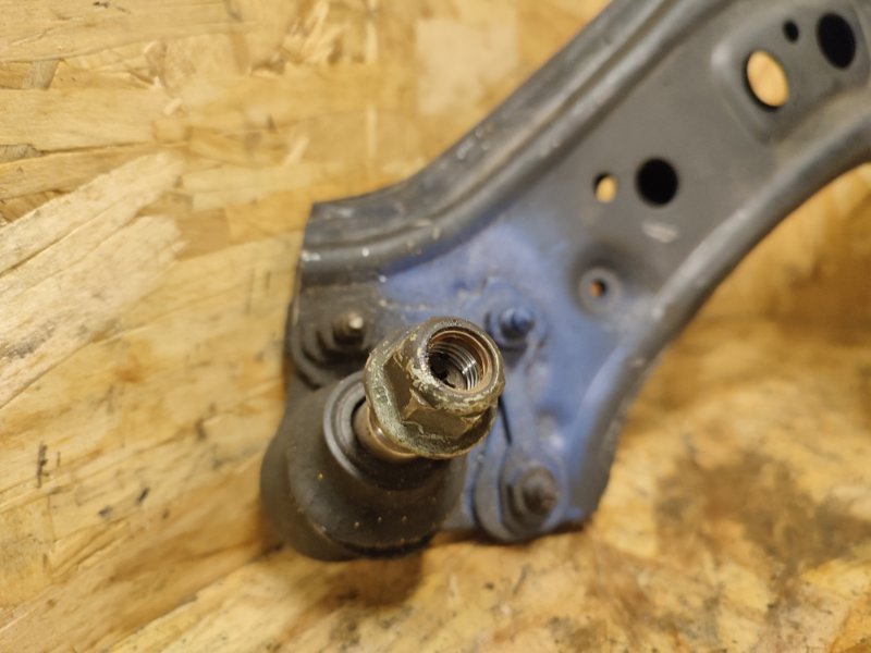 Рычаг нижний, 4000 рублей, Пешки