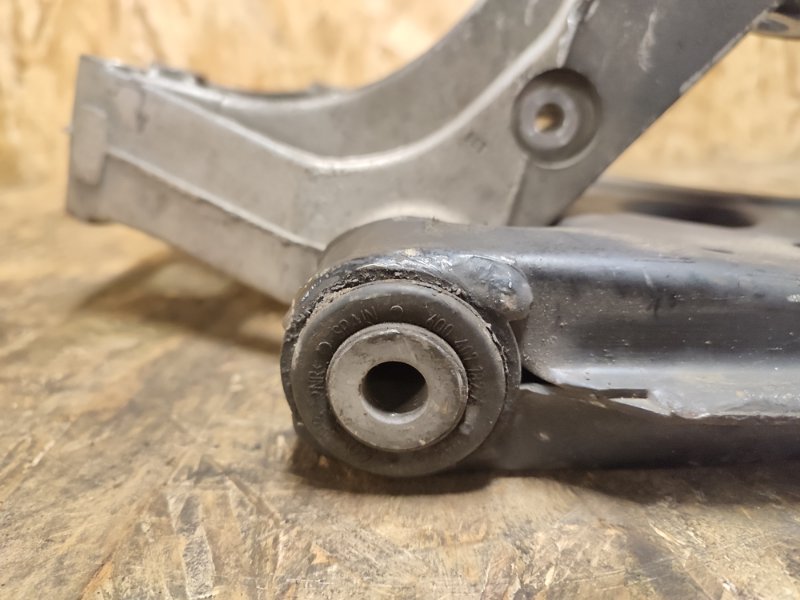 Рычаг нижний, 4000 рублей, Пешки