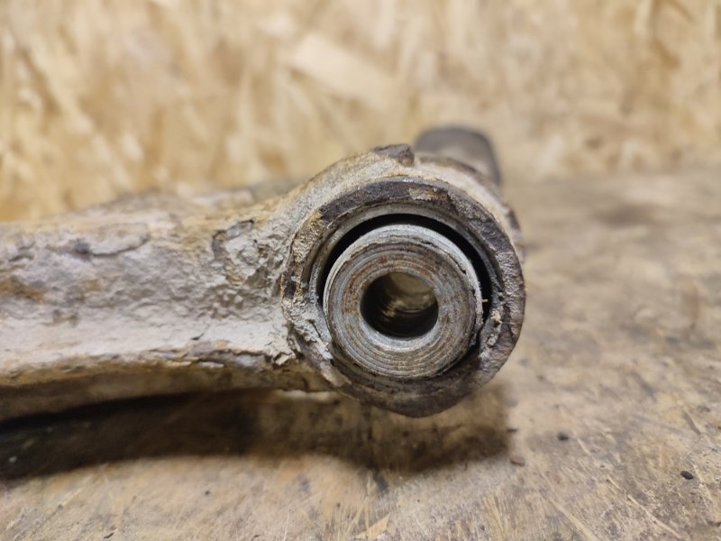 Рычаг нижний, 4000 рублей, Пешки