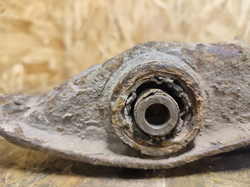 Рычаг нижний, 4000 рублей, Пешки