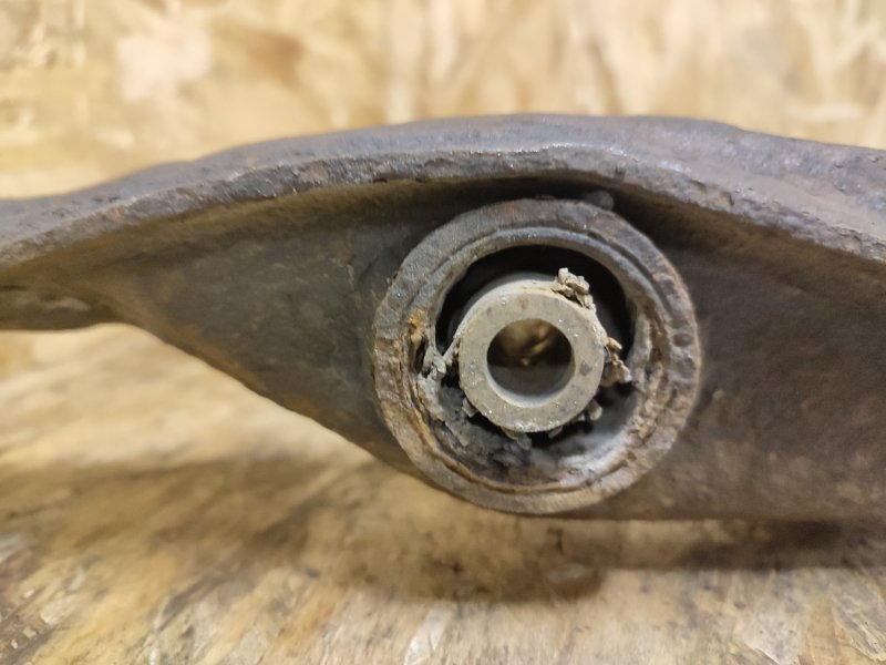 Рычаг нижний, 4000 рублей, Пешки