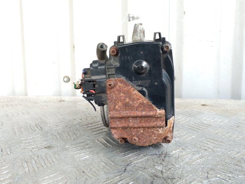 Дроссельная заслонка, 2000 рублей, Пешки