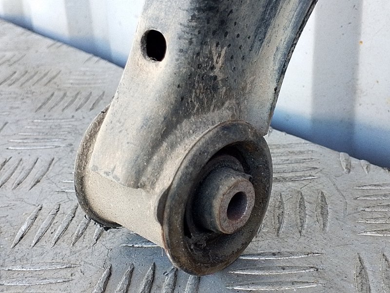 Рычаг верхний, 2500 рублей, Пешки