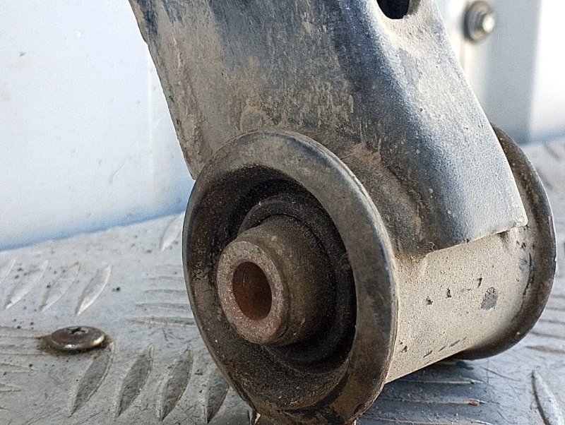 Рычаг верхний, 2500 рублей, Пешки