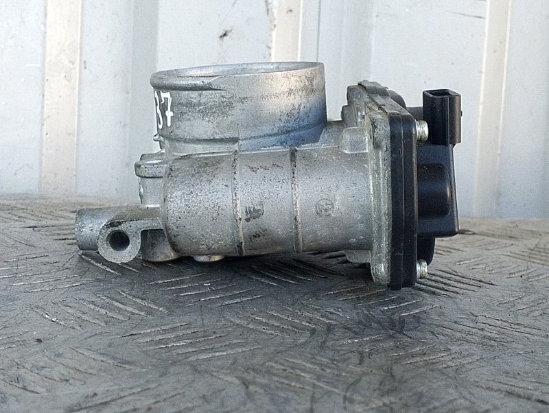 Дроссельная заслонка, 2000 рублей, Пешки