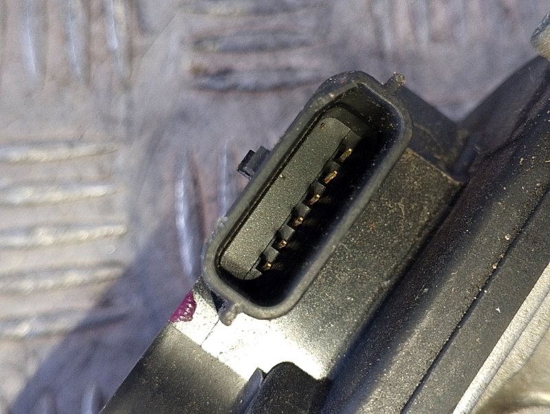 Дроссельная заслонка, 2000 рублей, Пешки