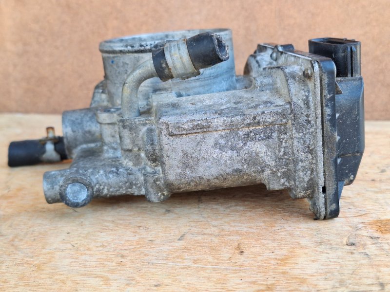 Дроссельная заслонка, 2000 рублей, Пешки