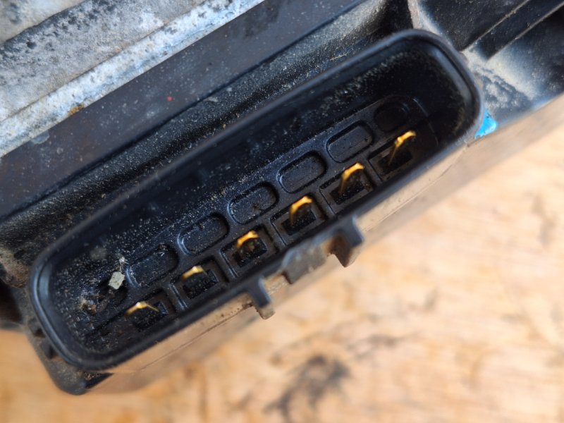 Дроссельная заслонка, 2000 рублей, Пешки