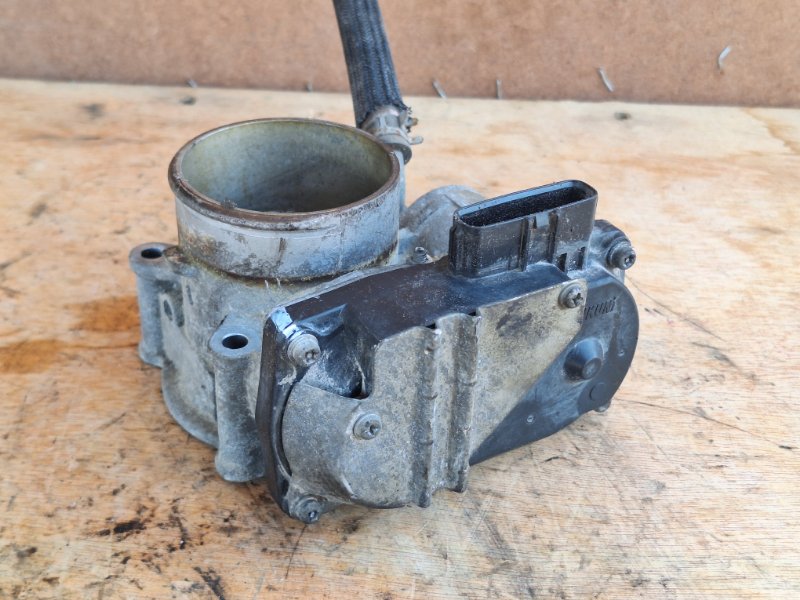 Дроссельная заслонка, 2000 рублей, Пешки