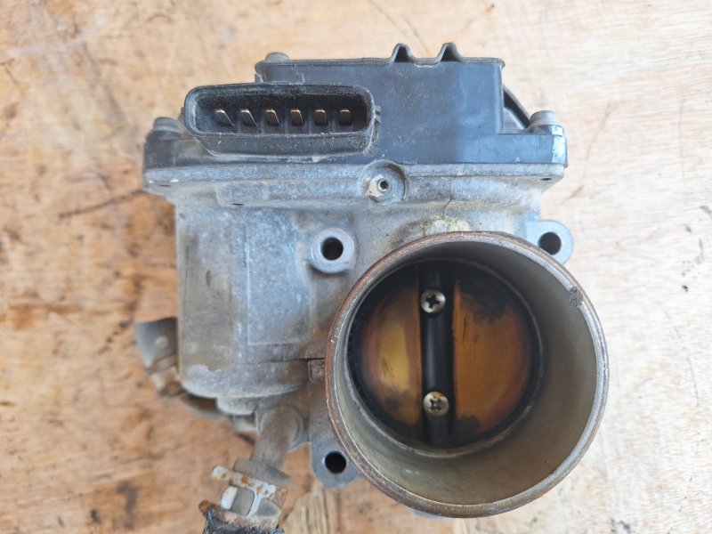 Дроссельная заслонка, 2000 рублей, Пешки