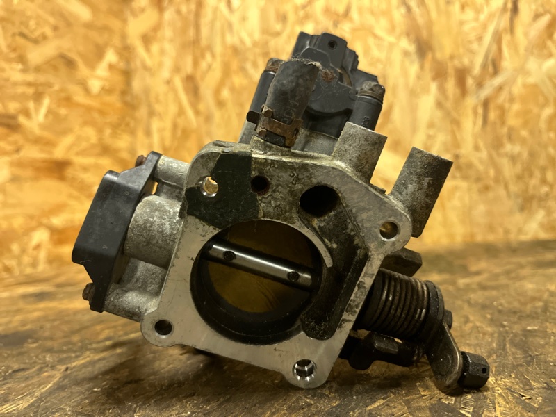 Дроссельная заслонка, 2000 рублей, Пешки