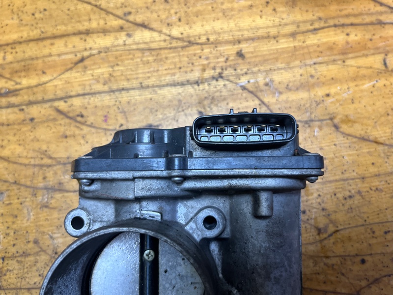 Дроссельная заслонка, 2000 рублей, Пешки