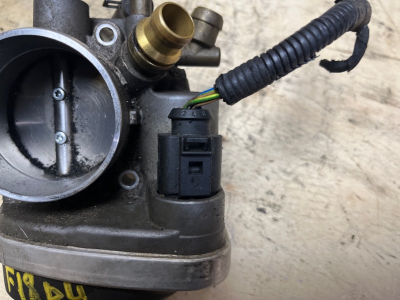 Дроссельная заслонка, 2000 рублей, Пешки